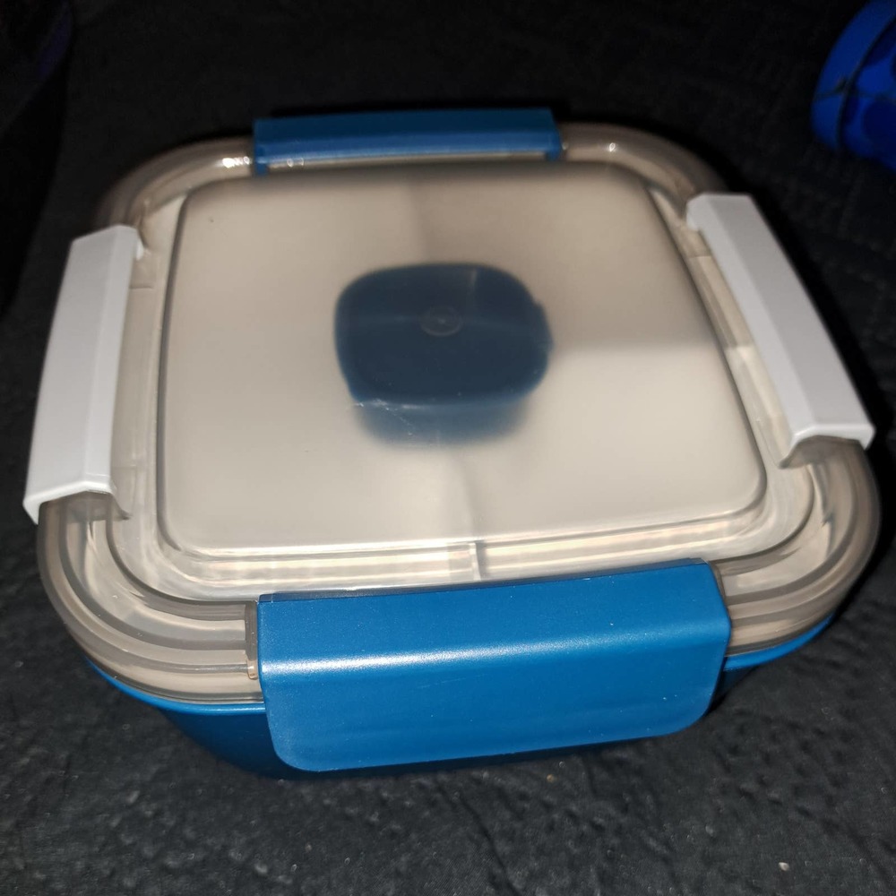 New Great Size bento Box with sauce cup - lock leakproof